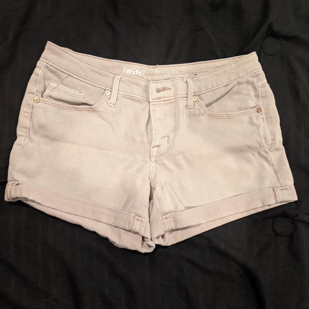 Deleting listing Friday! Mossimo Tan shorts